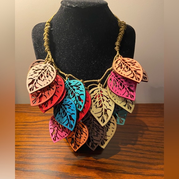Leaves necklace - Picture 1 of 1